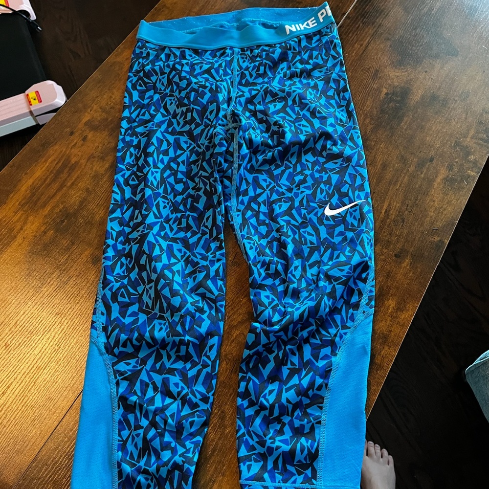 Blue & Black Nike Geometric ¾ Length Legging Size M